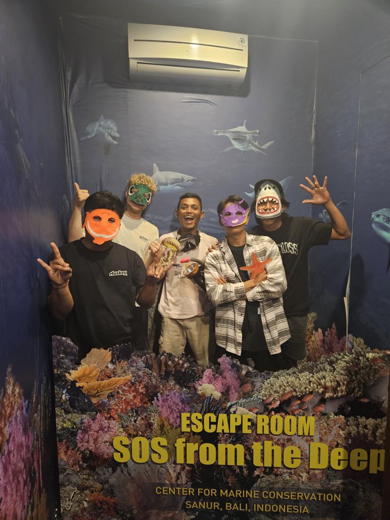 Ceningan Divers Team Outing - SOS from the Deep