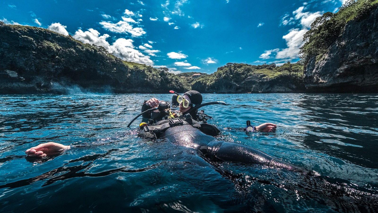 PADI LEARN & STAY PACKAGE EFR & RESCUE DIVER COURSE